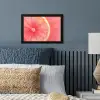 Grapefruit - Roze - Levendig fotolijst zwart zonder passe partout klein -sfeer3