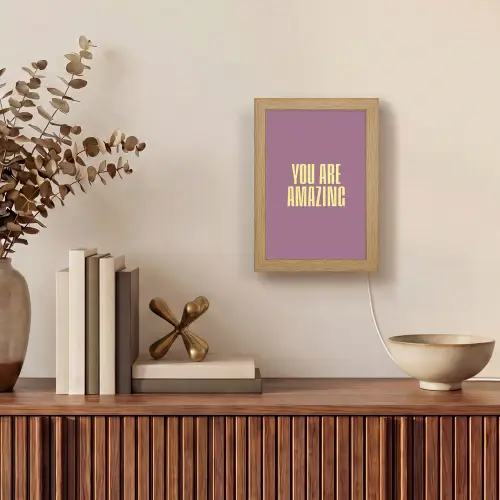 Tekst - Paars - Amazing Light Box met kabel (Tafellamp) klein -sfeer2