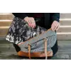 Springen - Paard - Zwart - Wit laptophoes neopreen klein -tas