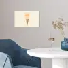 Minimalistisch - Schepijs - Hoorntje - Beige poster papier klein -sfeer3