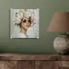 Schilderij - Vrouw - Zonnebril - Bloemenkrans plexiglas 5mm klein -sfeer3