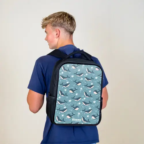 Donkerblauw walvissenpatroon met zeesterren Rugzak - Zwart middel -sfeer8