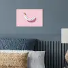 Banaan - Stippen - roze poster papier klein -sfeer2