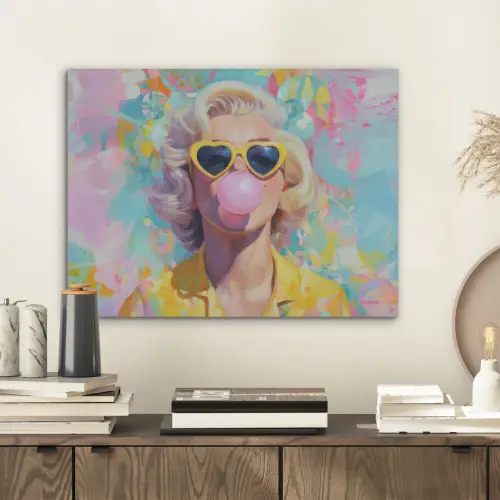 Vrouw - Blond - Roze kauwgom - Kleurrijk - Pastel PET vilt klein -sfeer1