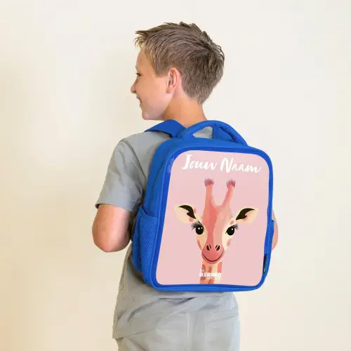 Giraffe - Wimpers - Minimalistisch - Roze Kinderrugzak - Blauw middel -sfeer2