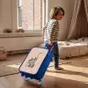 Blauwe dinosaurus op een beige achtergrond Kinderkoffer - Blauw klein -sfeer1