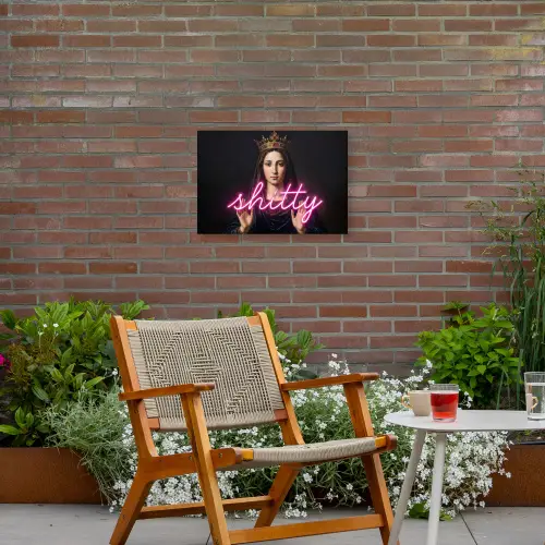 Ironisch - Tekst - Neon Tuinposter op houten frame 2 cm dik klein -sfeer3