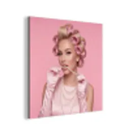 Vrouw - Roze - Parelketting - Krulspelden aluminium wit klein -3d