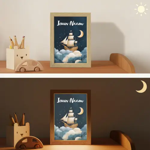 Zeilschip - Sterrenhemel - Wolken - Blauw Light Box met kabel (Kinderlampje) klein -sfeer3_kind