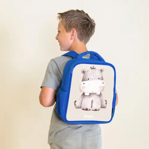 Nijlpaard op beige achtergrond illustratie Kinderrugzak - Blauw middel -sfeer2