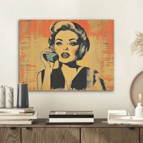 Retro - Vrouw - Koptelefoon - Oranje PET vilt klein -sfeer1