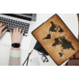 Wereldkaart - Bruin - Kaart laptophoes neopreen klein -bureau