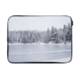 Meer - Dennen - IJs - Winter - Rustgevend laptophoes neopreen klein -3d
