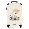 Puppy in een raceauto in beige kleuren NBS - Handbagage koffer - Kinderen Unisex middel -productfoto_recht