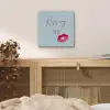 Kiss my ass - Lip - Blauw aluminium wit klein -sfeer3