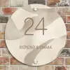 Beige organisch - Klassiek Naambord Rond klein -sfeer2