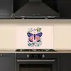 Bloemen - Bladeren - Vlinder - Kleurrijk keuken achterwand spatscherm klein -sfeer1