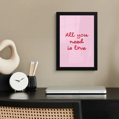 Tekst - Roze - Love - Hart fotolijst zwart zonder passe partout klein -sfeer1