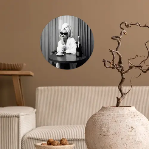 Vrouw - Bubbels - Zwart - Wit Wandcirkel behangsticker klein -sfeer1