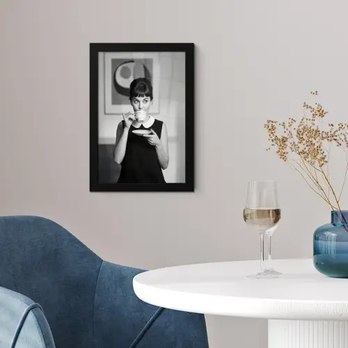 Portret - Thee - Vrouw fotolijst zwart zonder passe partout klein -sfeer4
