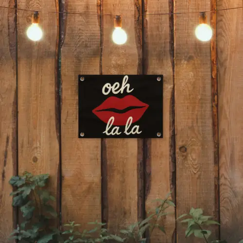 Lip - Rood - Quote tuinposter los doek klein -sfeer1