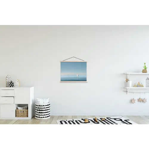 Zeilbootje - Kalme zee - Helderblauwe hemel textielposter latten blank klein -kinderkamer