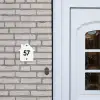 Lichtgrijs luipaard - Traditioneel Naambord Huisje klein -sfeer1