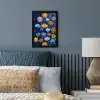 Bloemen - Patroon - Blauw - Contrast fotolijst zwart zonder passe partout klein -sfeer3
