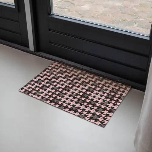 Plaid - Patroon - Zwart - Roze Deurmat klein 898 -sfeer2