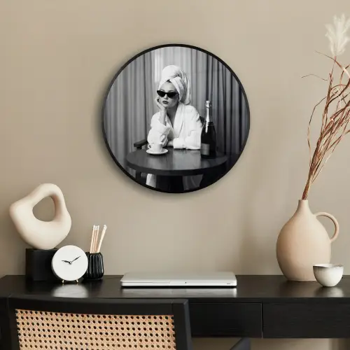 Vrouw - Bubbels - Zwart - Wit Fotolijst rond zonder passe partout klein -sfeer1