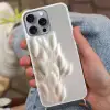 Pluimen - Beige - Minimalistisch Hoesje iPhone 16 Pro Max met koord klein -sfeer3