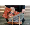 Vrouw - Kleurrijk - Dierenprint - Bloemen laptophoes neopreen klein -tas