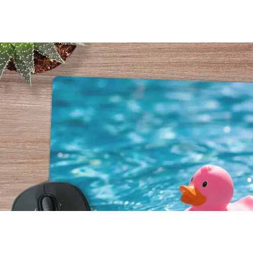 Badeend - Dobberend - Roze muismat rubber klein -closeup