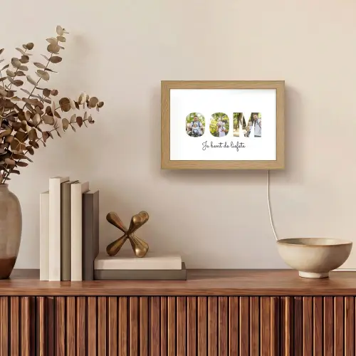 Oom - Lettercollage Light Box met kabel (Tafellamp) klein -sfeer2