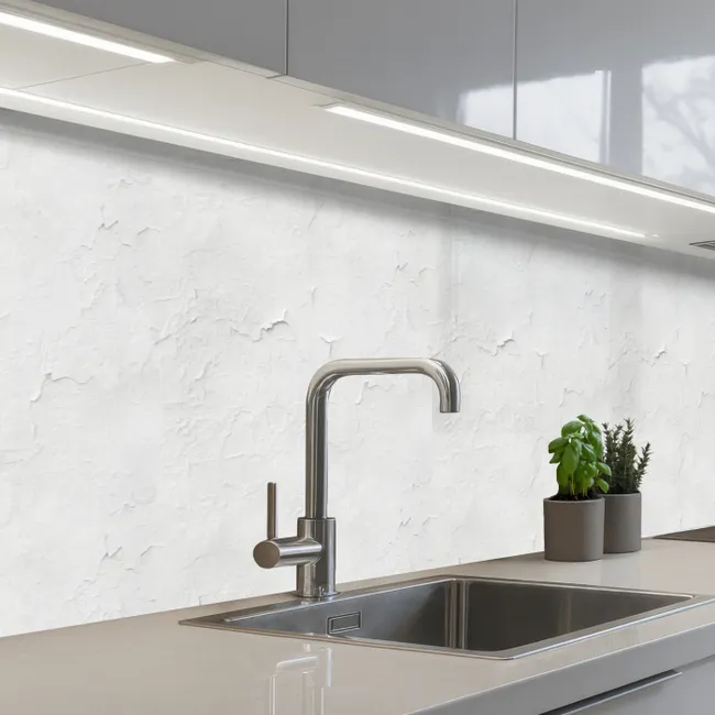 Kitchen splashback - Plaster - Paint - White - Damaged