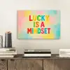 Quote - Lucky - Regenboogkleuren aluminium wit klein -sfeer1