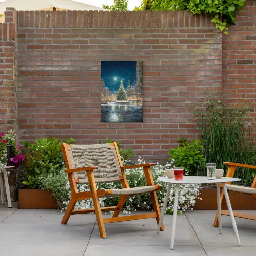 Kerstnacht - Stadsplein - Meerkleurig Tuinposter op houten frame 2 cm dik klein -sfeer3