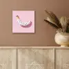 Banaan - Stippen - roze aluminium wit klein -sfeer4