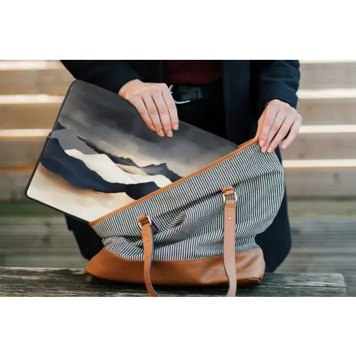 Bergen - Donkerblauw - Landschap laptophoes neopreen klein -tas