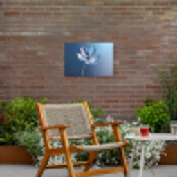 Blauw - Bloem - Glazen - Sierlijk Tuinposter op houten frame 2 cm dik klein -sfeer3