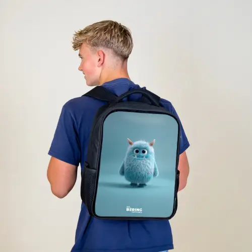 Blauw pluizig monster met hoorns Rugzak - Zwart middel -sfeer8