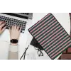 Verticale strepen - Groen - Roze laptophoes neopreen klein 279 -bureau