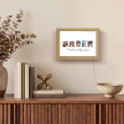 Broer - Lettercollage Light Box met kabel (Tafellamp) klein -sfeer2