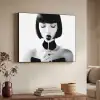 Vrouw - Lolly - Zwart - Wit Textielframe zwart klein -sfeer3