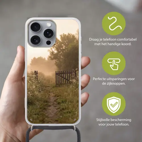 Hek - Natuur - Mist - Veld Hoesje iPhone 16 Pro Max met koord klein -sfeer2_NL