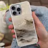 Berglandschap - Mist  - Penseelstreken Hoesje iPhone 16 Pro Max met koord klein -sfeer3