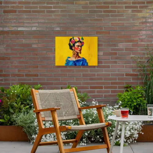 Frida Kahlo - Vrouw - Geel - Blauw - Bloemen Tuinposter op houten frame 2 cm dik klein -sfeer3