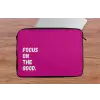 Focus on the good - Roze - Simple laptophoes neopreen klein -tafel
