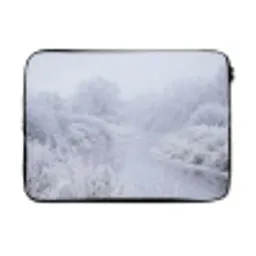 Rivier - Sneeuw - Bos - Winter - Schilderachtig laptophoes neopreen klein -3d