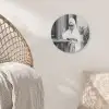 Modern - Vrouw - Zwart - Wit Akoestische PET Vilt - Rond klein -sfeer4